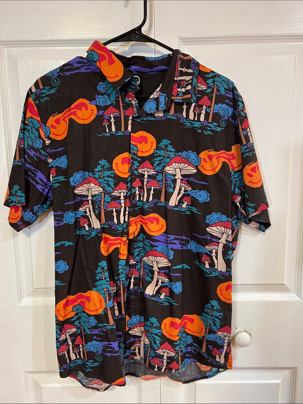 Men's Black Graphic Mushroom Print Short-Sleeve Shirt